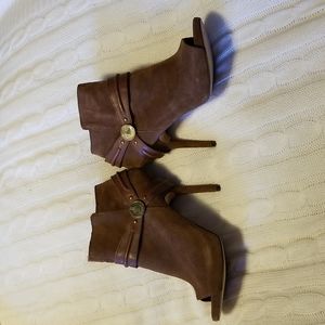 Jaxxon miranda Lambert heels